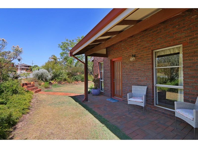 1 Aleppo Drive, Kardinya WA 6163