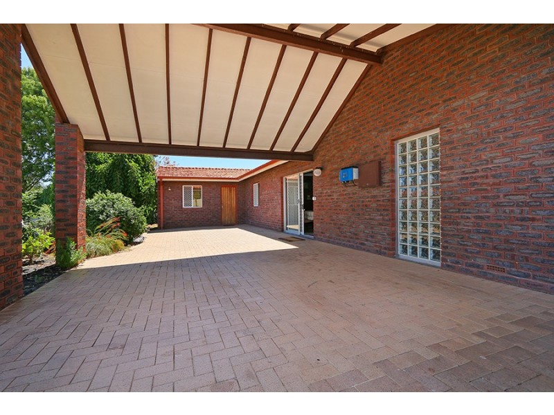 1 Aleppo Drive, Kardinya WA 6163