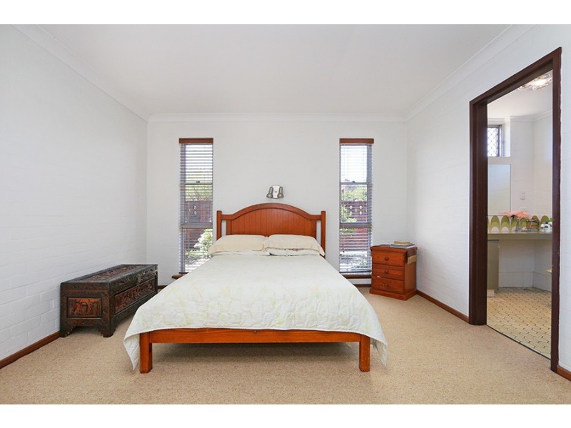 1 Aleppo Drive, Kardinya WA 6163