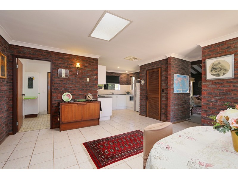 1 Aleppo Drive, Kardinya WA 6163
