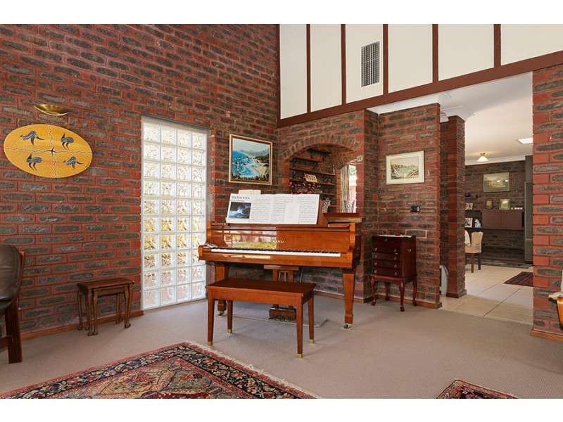 1 Aleppo Drive, Kardinya WA 6163