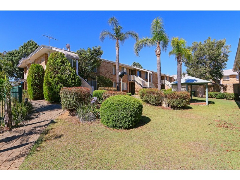 24/2 Pinewood Ave, Kardinya WA 6163