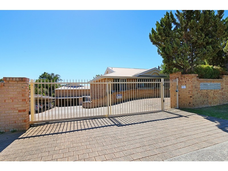 24/2 Pinewood Ave, Kardinya WA 6163