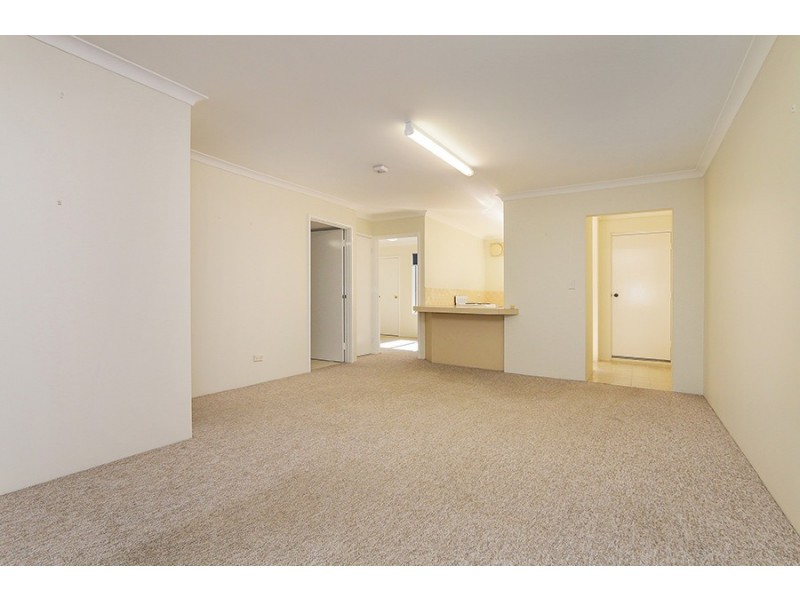 24/2 Pinewood Ave, Kardinya WA 6163