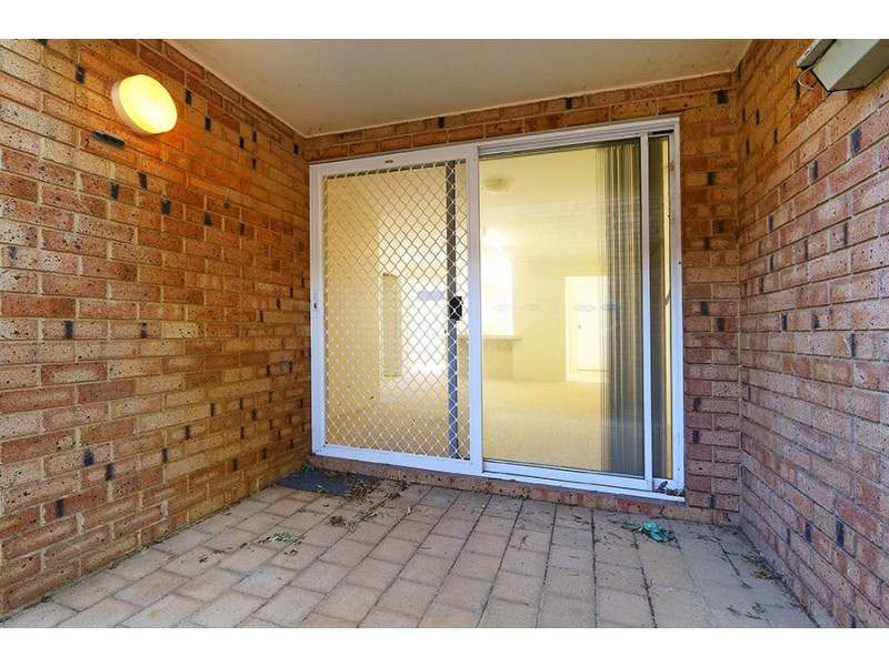 24/2 Pinewood Ave, Kardinya WA 6163