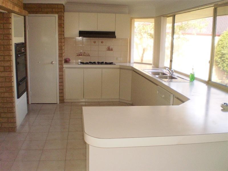 5 Dumas Close, Winthrop WA 6150