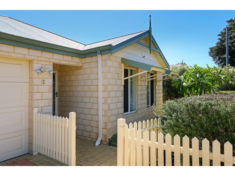 5 Hargreaves Road, Coolbellup WA 6163