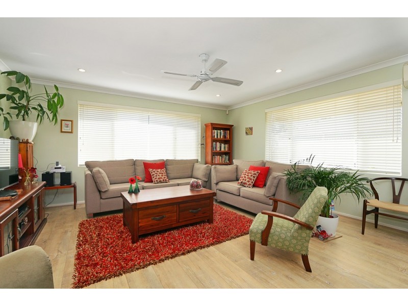 5 Hargreaves Road, Coolbellup WA 6163