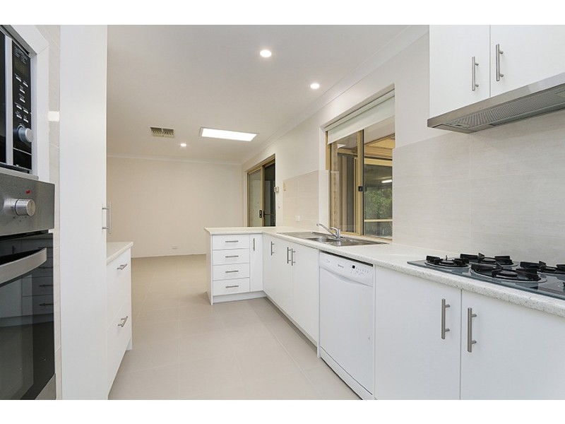 7 Emile Court, North Lake WA 6163