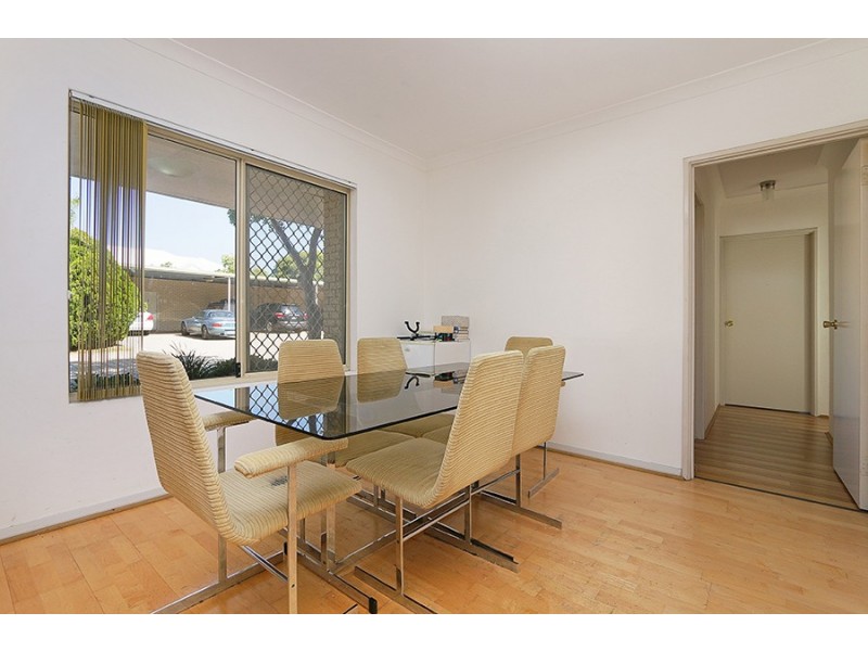 2/92 Gilbertson RD, Kardinya WA 6163