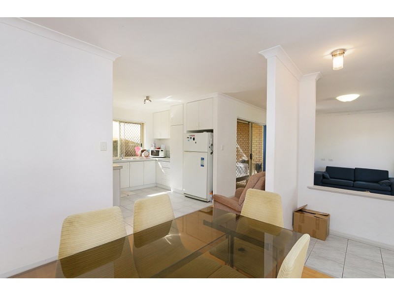 2/92 Gilbertson RD, Kardinya WA 6163