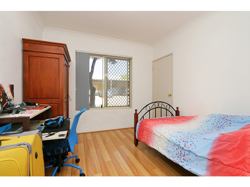 2/92 Gilbertson RD, Kardinya WA 6163