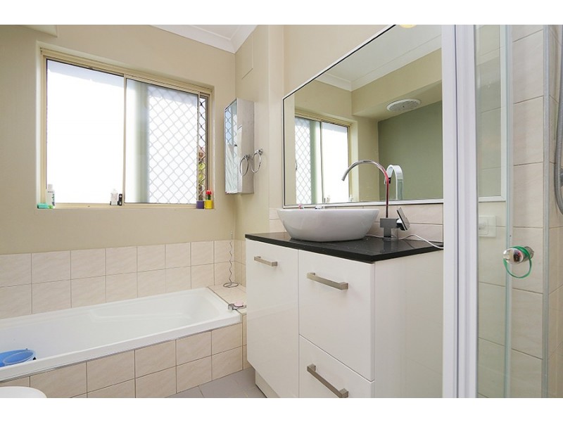 2/92 Gilbertson RD, Kardinya WA 6163