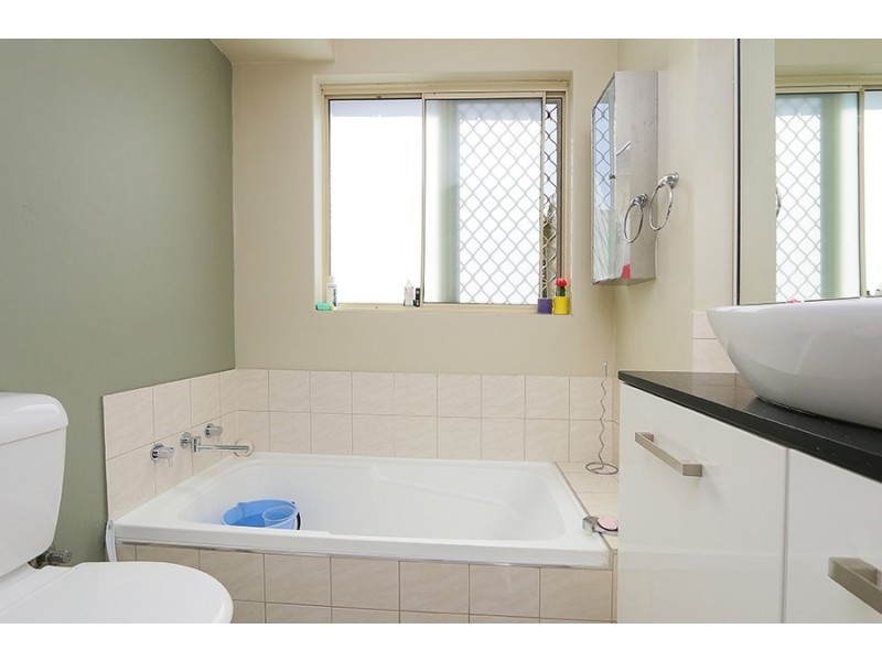 2/92 Gilbertson RD, Kardinya WA 6163