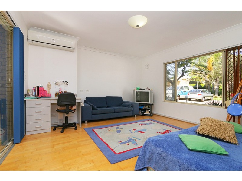 2/92 Gilbertson RD, Kardinya WA 6163