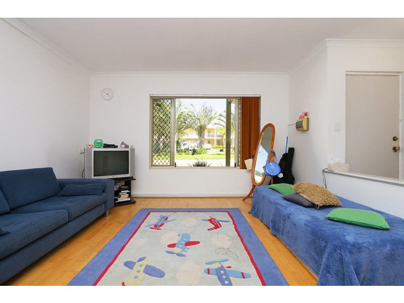 2/92 Gilbertson RD, Kardinya WA 6163