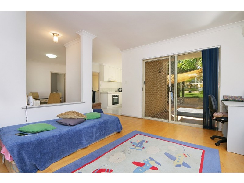 2/92 Gilbertson RD, Kardinya WA 6163