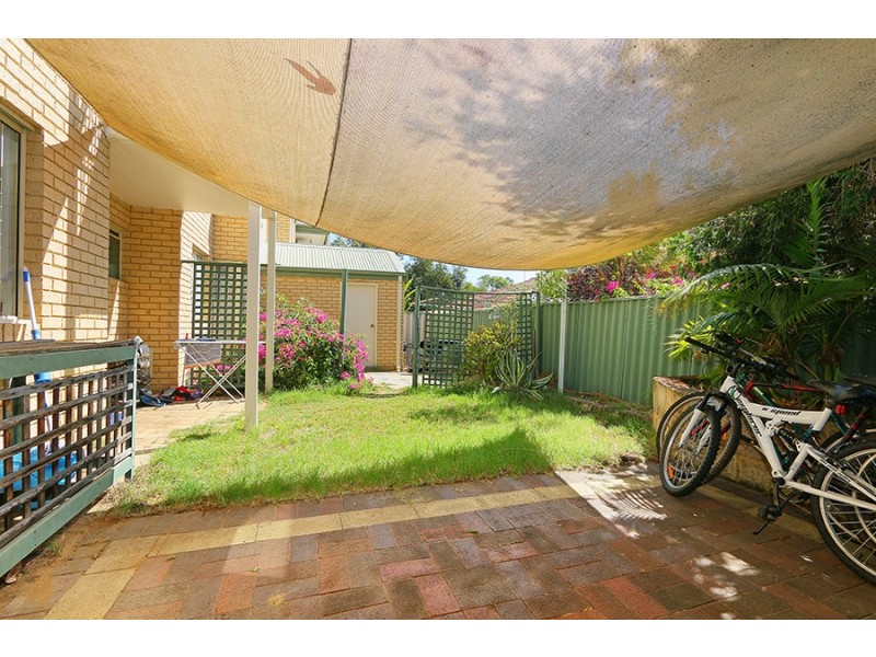 2/92 Gilbertson RD, Kardinya WA 6163