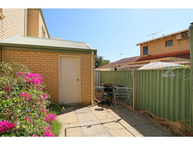 2/92 Gilbertson RD, Kardinya WA 6163