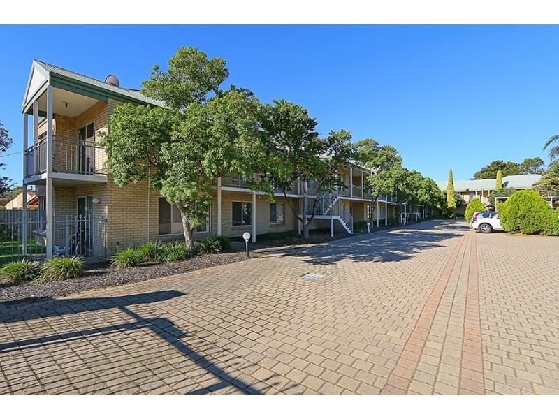 2/92 Gilbertson RD, Kardinya WA 6163