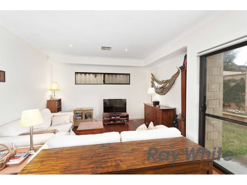 14 A Burney Ct, Kardinya WA 6163