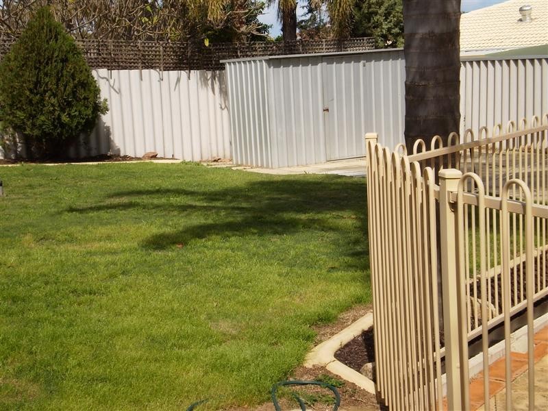 5 Alpin Court, Coolbellup WA 6163