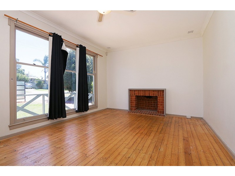 27 Bawdan Street, Willagee WA 6156