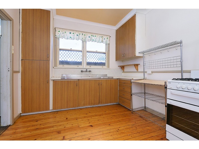 27 Bawdan Street, Willagee WA 6156