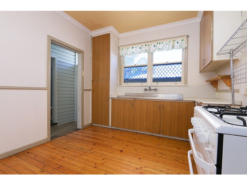 27 Bawdan Street, Willagee WA 6156