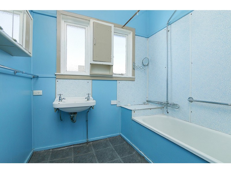 27 Bawdan Street, Willagee WA 6156