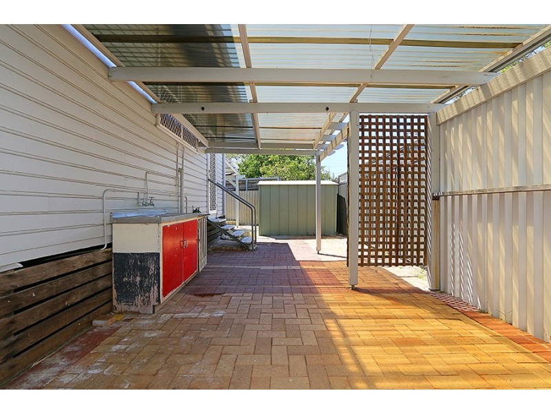 27 Bawdan Street, Willagee WA 6156