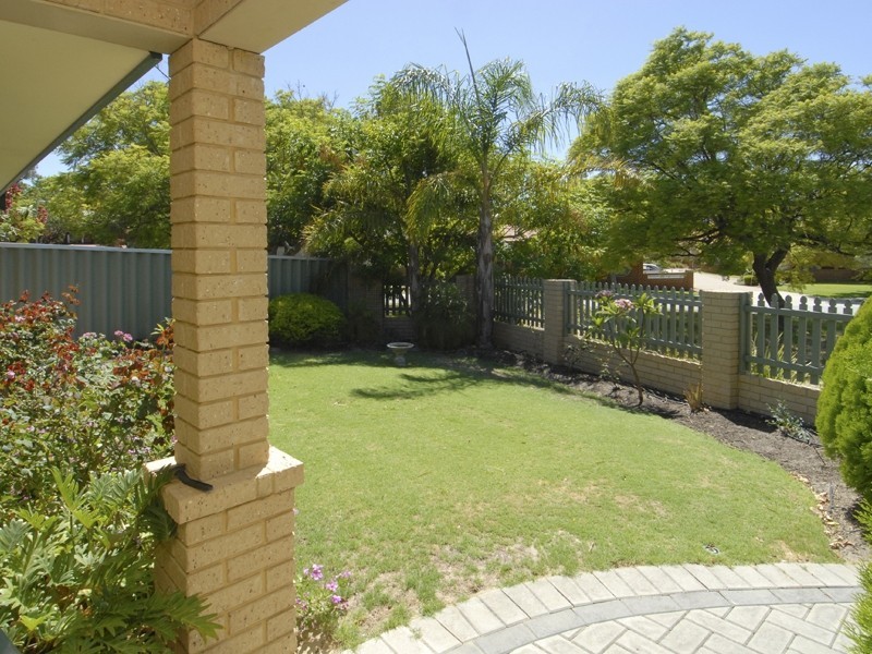 6 Hockin Street, Willagee WA 6156