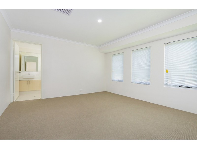 20 Heaton Way, Safety Bay WA 6169