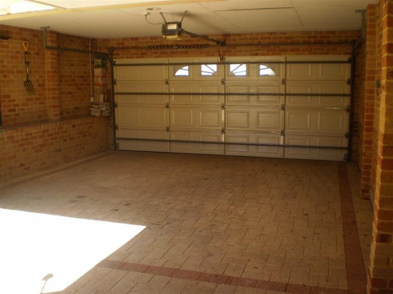 5 BLUERIDGE CRESCENT, Bibra Lake WA 6163