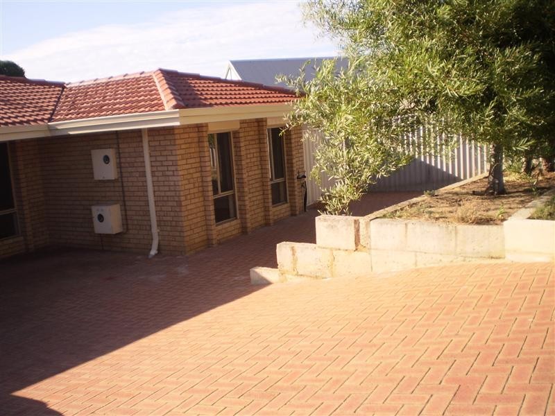6A Moseley Hill, Kardinya WA 6163