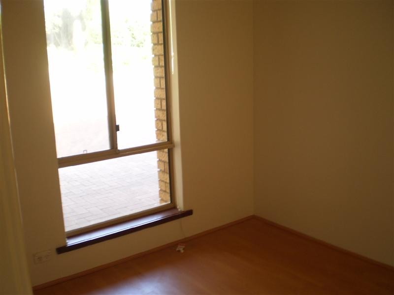 6A Moseley Hill, Kardinya WA 6163