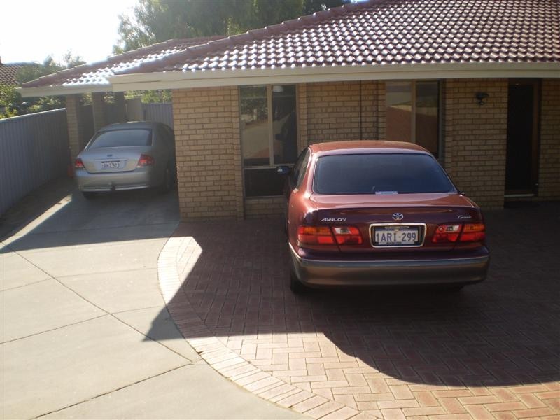 6A Moseley Hill, Kardinya WA 6163