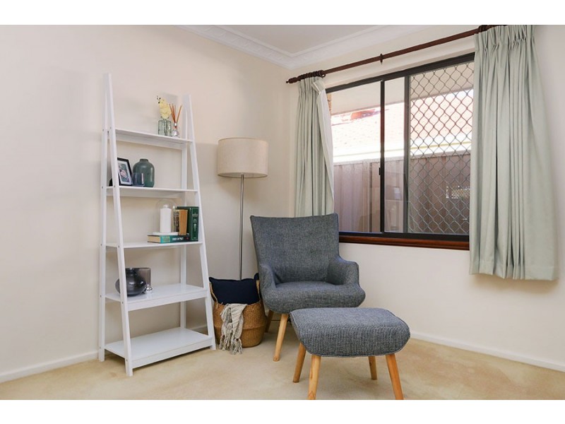 54 Williamson Rd, Kardinya WA 6163