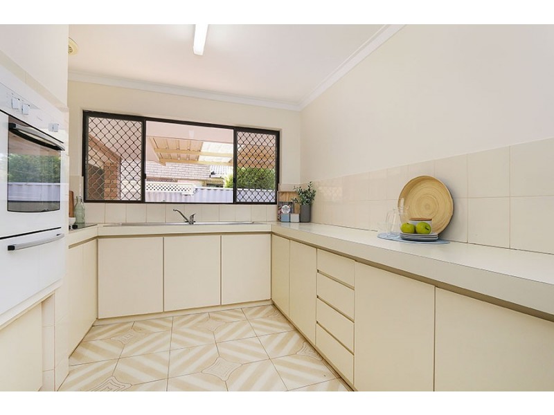 54 Williamson Rd, Kardinya WA 6163