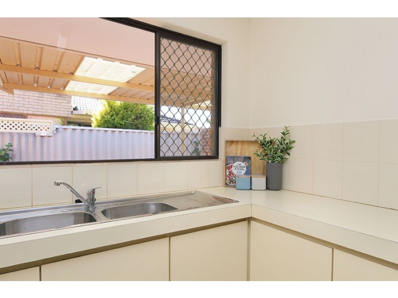 54 Williamson Rd, Kardinya WA 6163