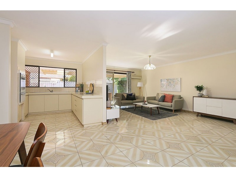 54 Williamson Rd, Kardinya WA 6163