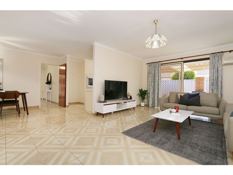 54 Williamson Rd, Kardinya WA 6163