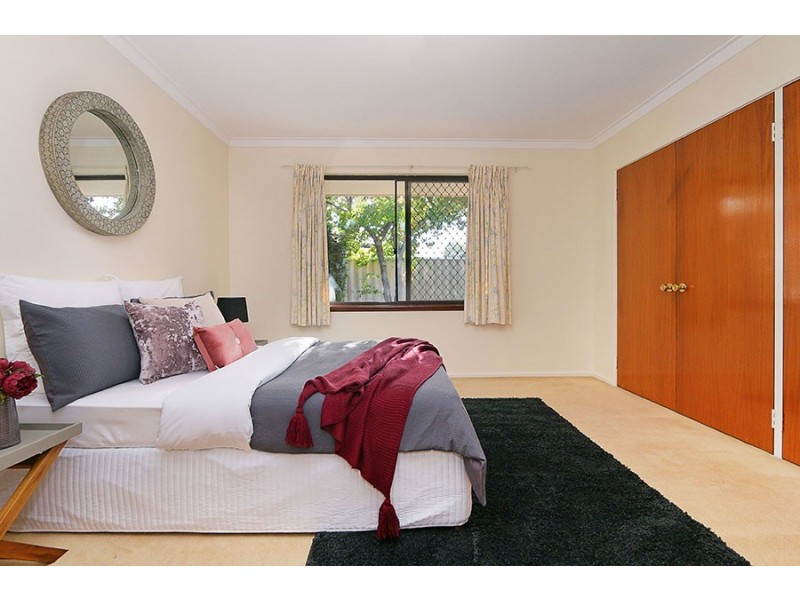 54 Williamson Rd, Kardinya WA 6163