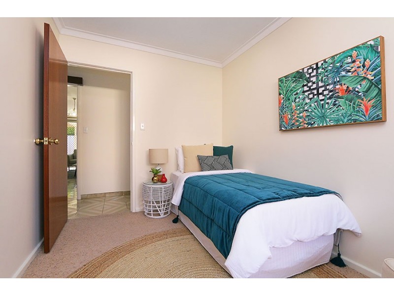 54 Williamson Rd, Kardinya WA 6163