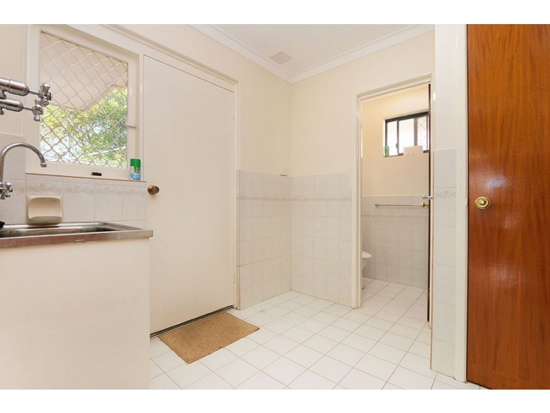 54 Williamson Rd, Kardinya WA 6163