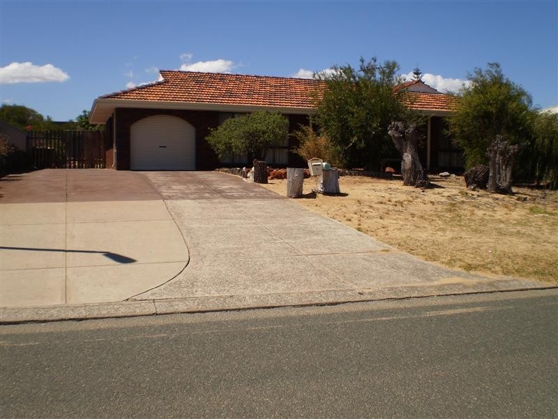 8 Buchan Close, Spearwood WA 6163