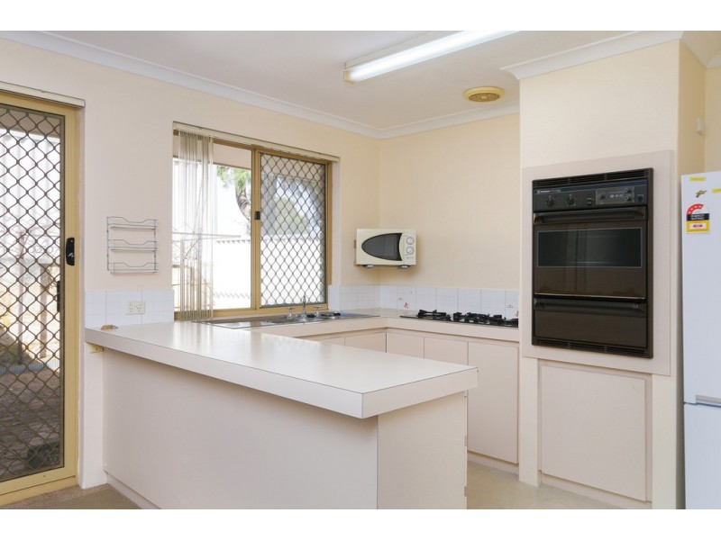 16/1-3 Stanbury Place, Kardinya WA 6163