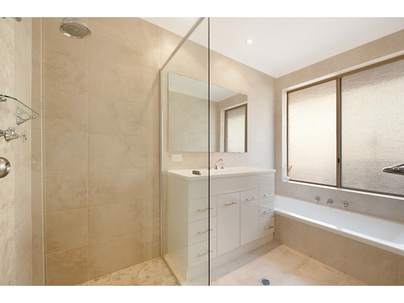 37 Riley Rd, Kardinya WA 6163