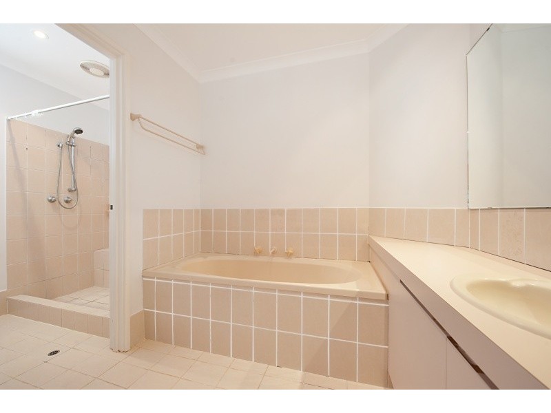 37 Riley Rd, Kardinya WA 6163