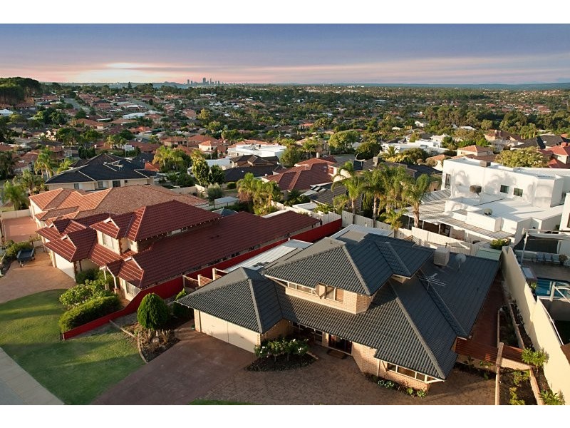 37 Riley Rd, Kardinya WA 6163